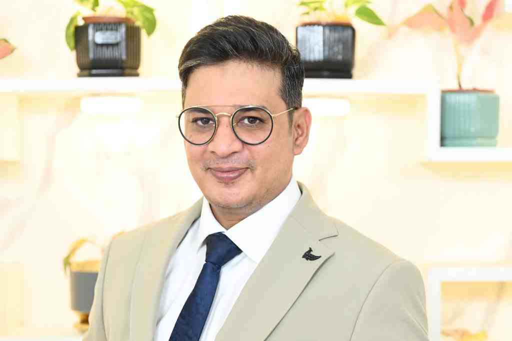 Dr. Kanu Rajput .IN REVIEWED BY 1.jpg